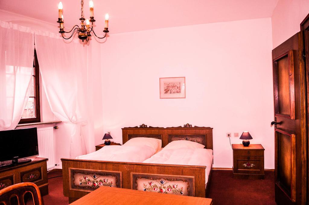 Schlosshotel Hoefingen ليونبيرغ المظهر الخارجي الصورة